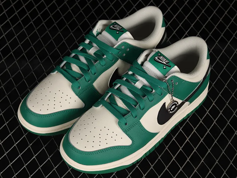 All Categories Nk SB Dunk Series Nk SB Dunk Low Low-top Sneakers Nk SB Dunk Low "Lottery" Heineken Color SB Smashed Backboard Fashion Casual Sneakers DR9654-100